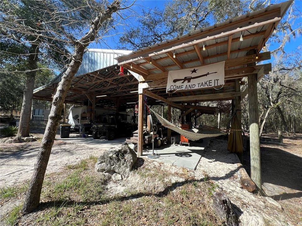 待售: $979,000 (39.67 acres)