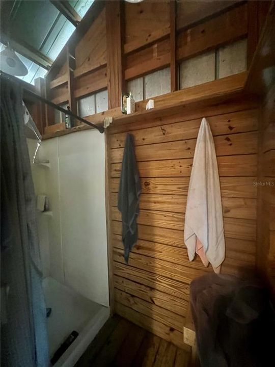 待售: $979,000 (39.67 acres)