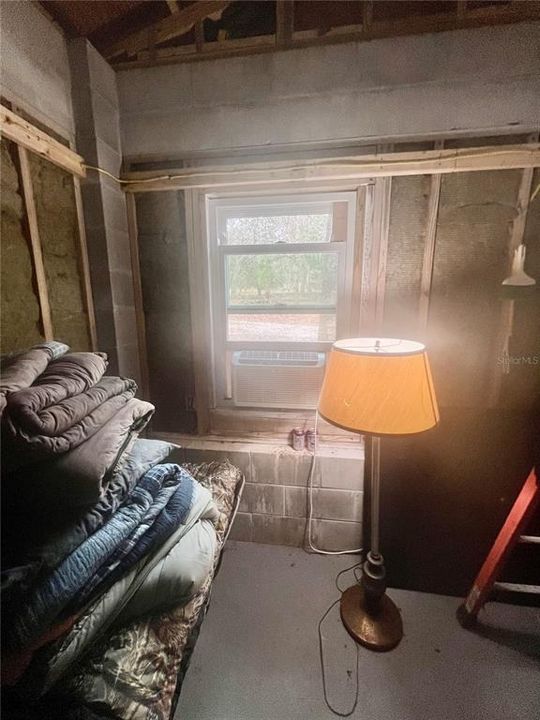 待售: $979,000 (39.67 acres)