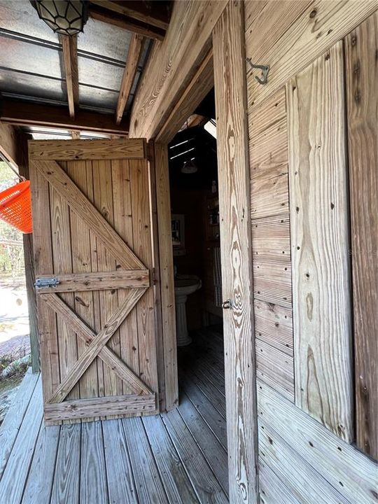 待售: $979,000 (39.67 acres)