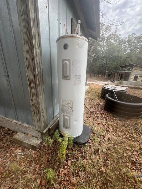 待售: $979,000 (39.67 acres)