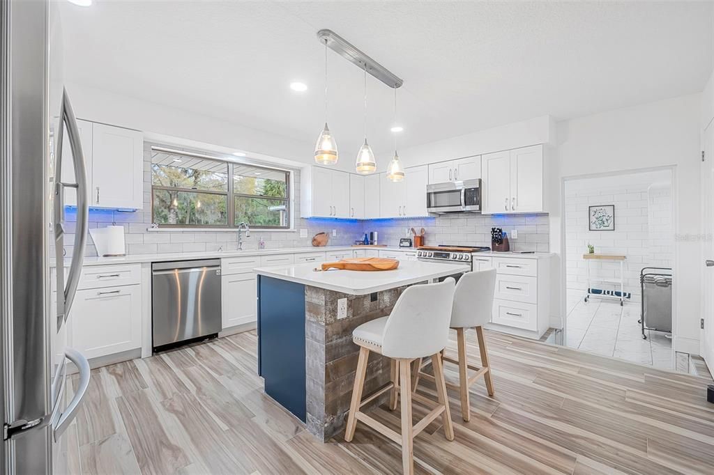 На продажу: $520,000 (4 спален, 3 ванн, 2721 Квадратных фут)