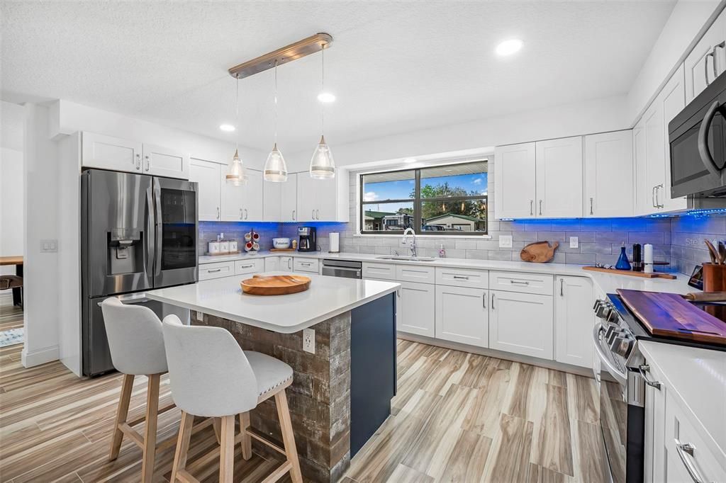 На продажу: $520,000 (4 спален, 3 ванн, 2721 Квадратных фут)