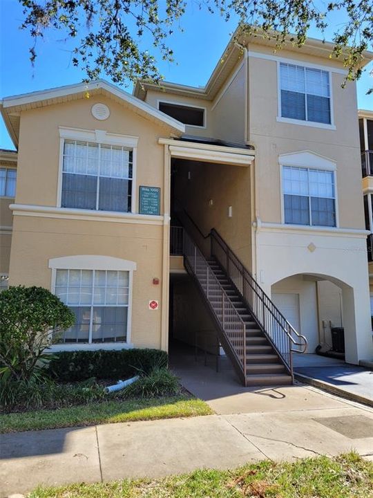 Active With Contract: $139,900 (1 beds, 1 baths, 851 Square Feet)