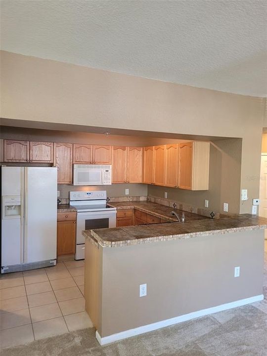 Active With Contract: $139,900 (1 beds, 1 baths, 851 Square Feet)