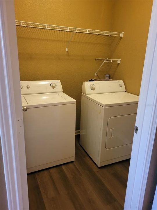 Active With Contract: $139,900 (1 beds, 1 baths, 851 Square Feet)