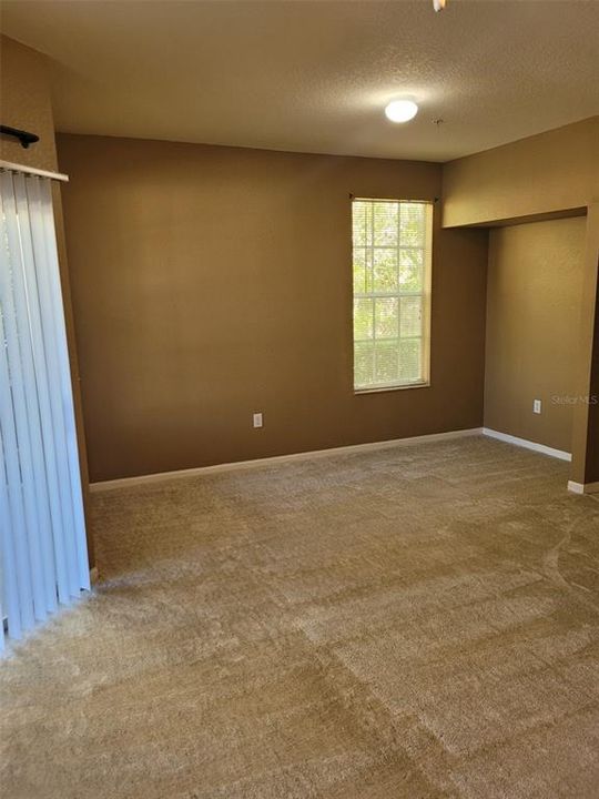 Active With Contract: $139,900 (1 beds, 1 baths, 851 Square Feet)