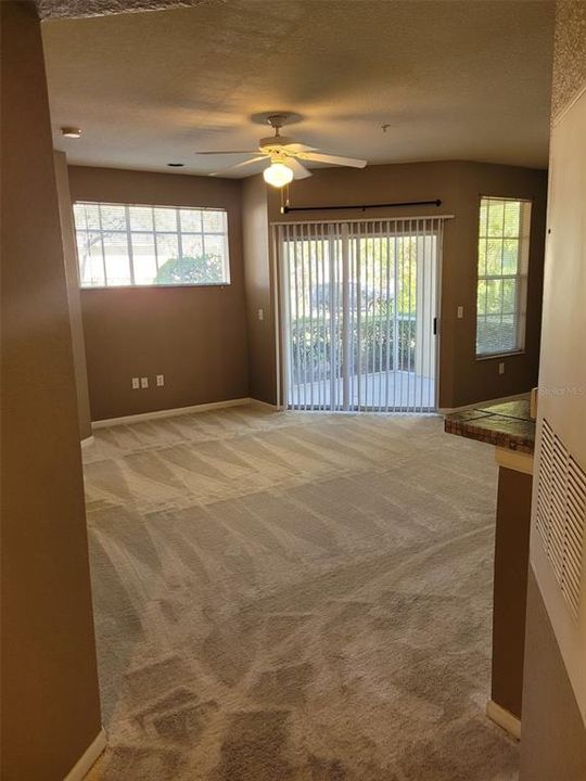 Active With Contract: $139,900 (1 beds, 1 baths, 851 Square Feet)