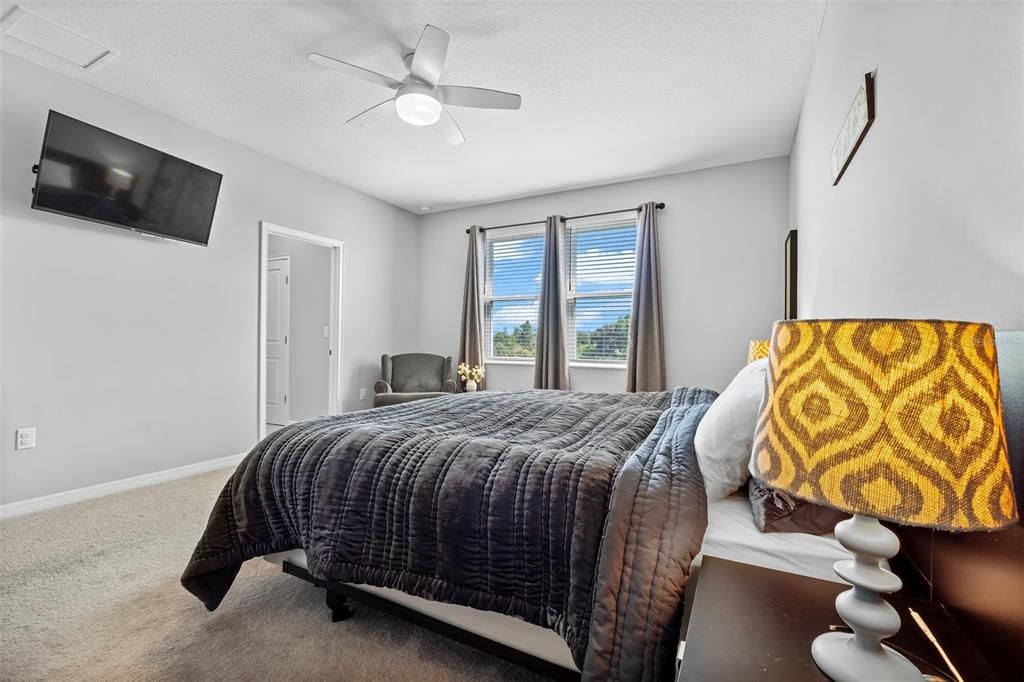 For Sale: $449,900 (4 beds, 3 baths, 2588 Square Feet)