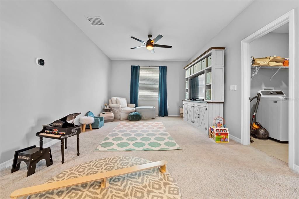 For Sale: $449,900 (4 beds, 3 baths, 2588 Square Feet)