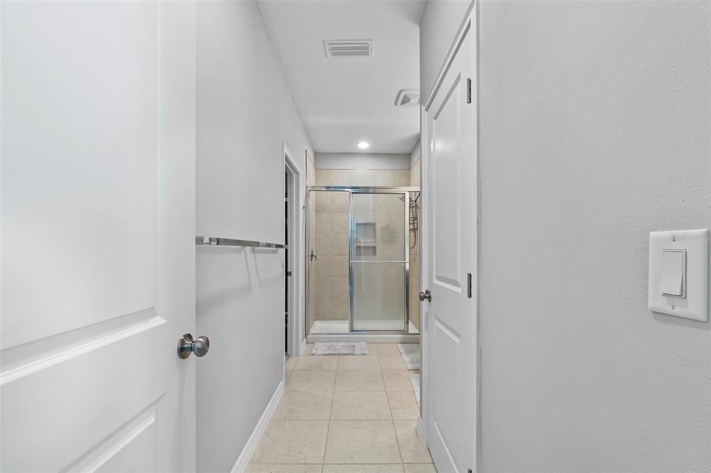 For Sale: $449,900 (4 beds, 3 baths, 2588 Square Feet)