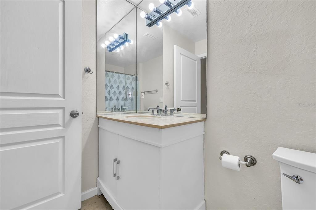 For Sale: $224,000 (3 beds, 2 baths, 1336 Square Feet)