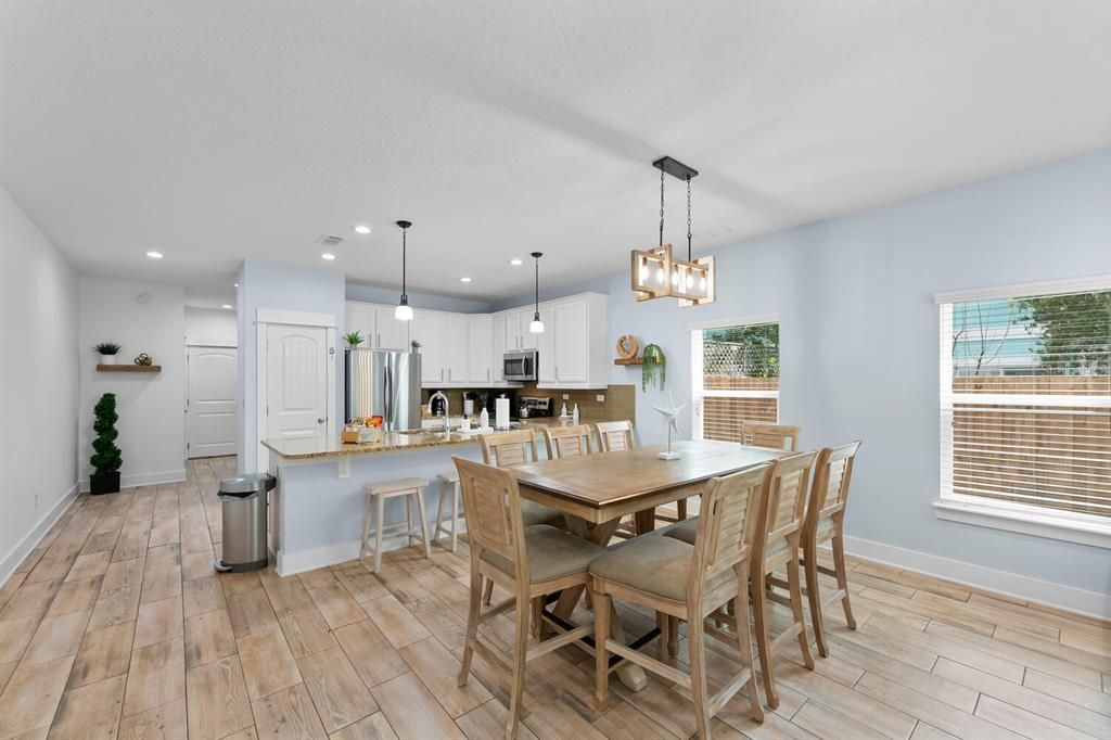 For Rent: $5,600 (4 beds, 2 baths, 2130 Square Feet)