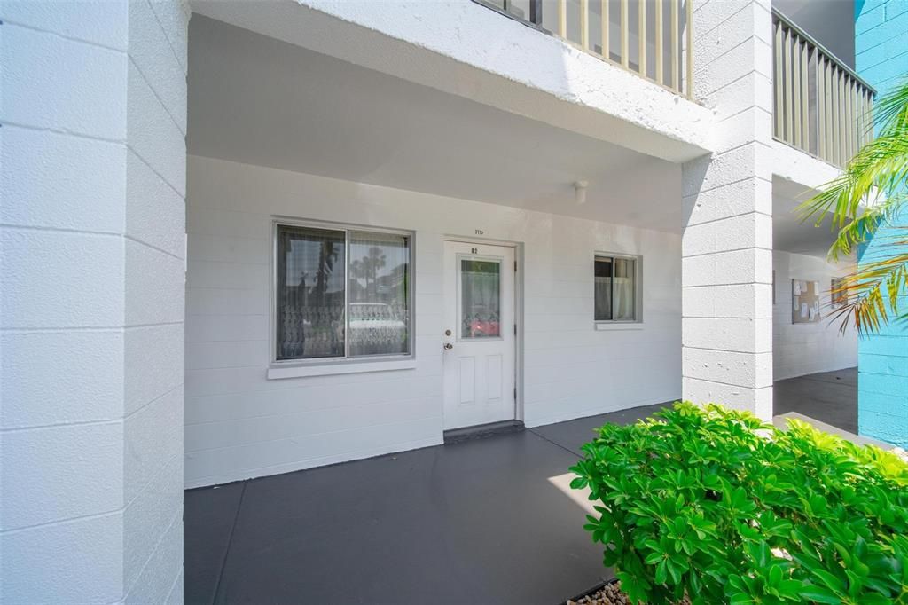 На продажу: $110,000 (2 спален, 2 ванн, 840 Квадратных фут)