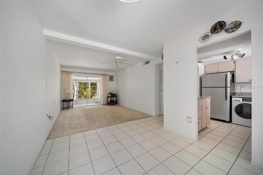 На продажу: $110,000 (2 спален, 2 ванн, 840 Квадратных фут)