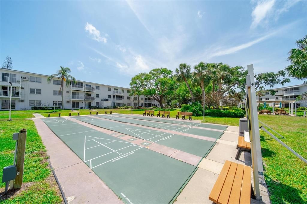 На продажу: $110,000 (2 спален, 2 ванн, 840 Квадратных фут)