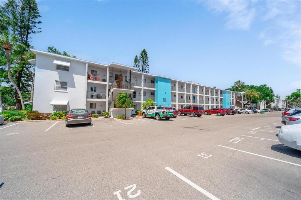 На продажу: $110,000 (2 спален, 2 ванн, 840 Квадратных фут)