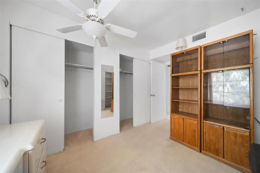 На продажу: $110,000 (2 спален, 2 ванн, 840 Квадратных фут)