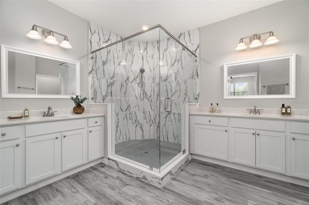 合同活跃: $329,950 (3 贝兹, 2 浴室, 2284 平方英尺)