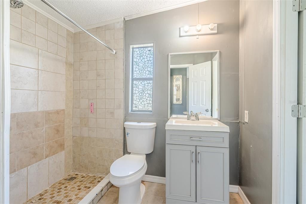 На продажу: $239,900 (2 спален, 2 ванн, 1186 Квадратных фут)