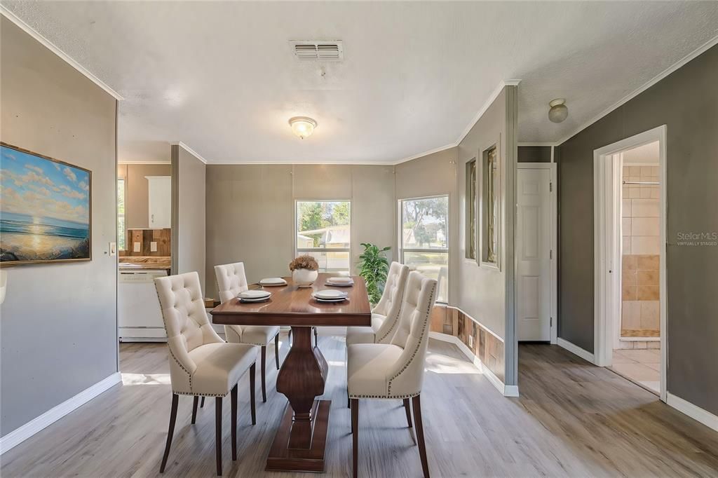 На продажу: $239,900 (2 спален, 2 ванн, 1186 Квадратных фут)