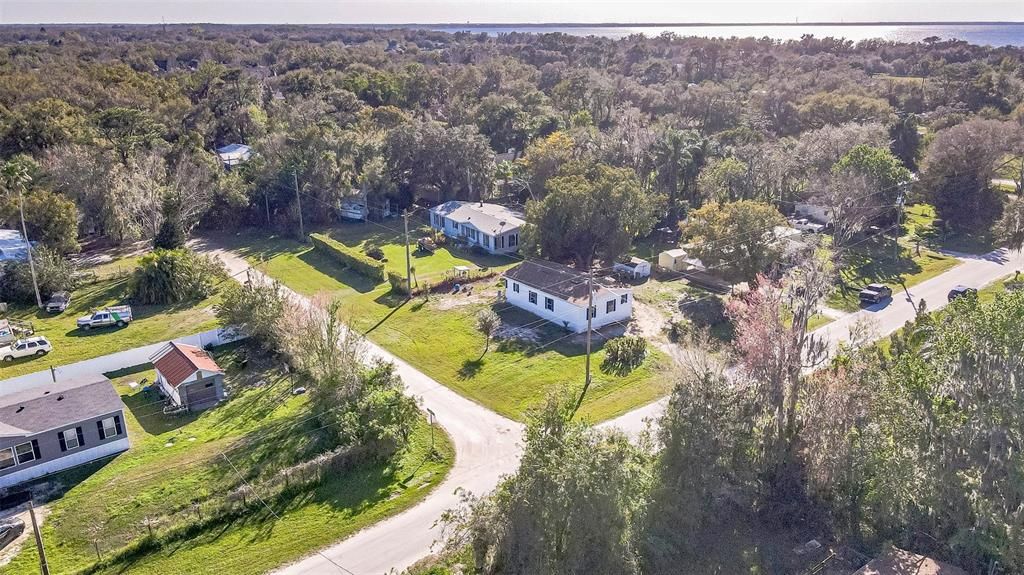 На продажу: $239,900 (2 спален, 2 ванн, 1186 Квадратных фут)