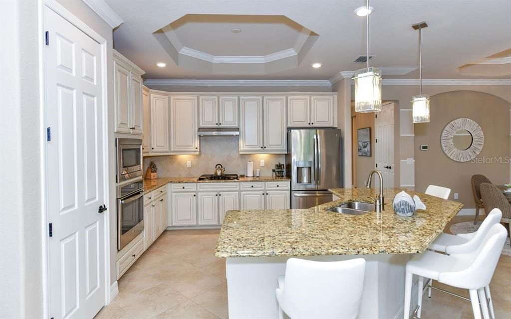 For Rent: $12,000 (2 beds, 2 baths, 1850 Square Feet)