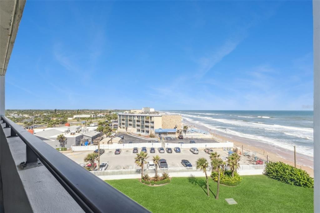 Active With Contract: $675,000 (3 beds, 4 baths, 2967 Square Feet)