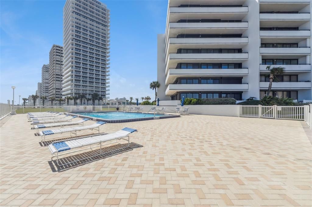 Active With Contract: $675,000 (3 beds, 4 baths, 2967 Square Feet)