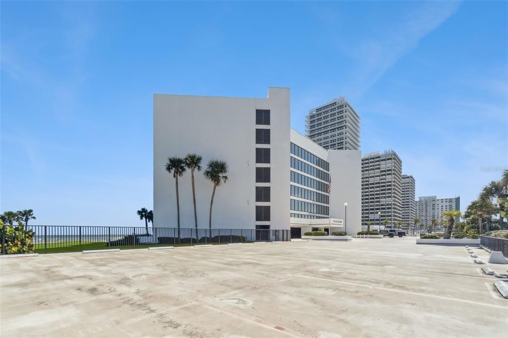 Active With Contract: $675,000 (3 beds, 4 baths, 2967 Square Feet)