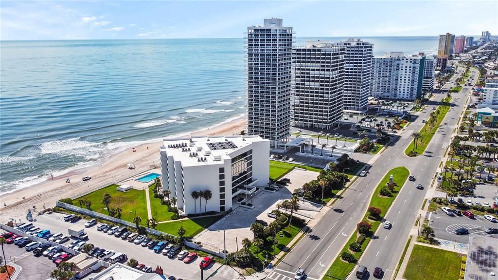 Active With Contract: $675,000 (3 beds, 4 baths, 2967 Square Feet)