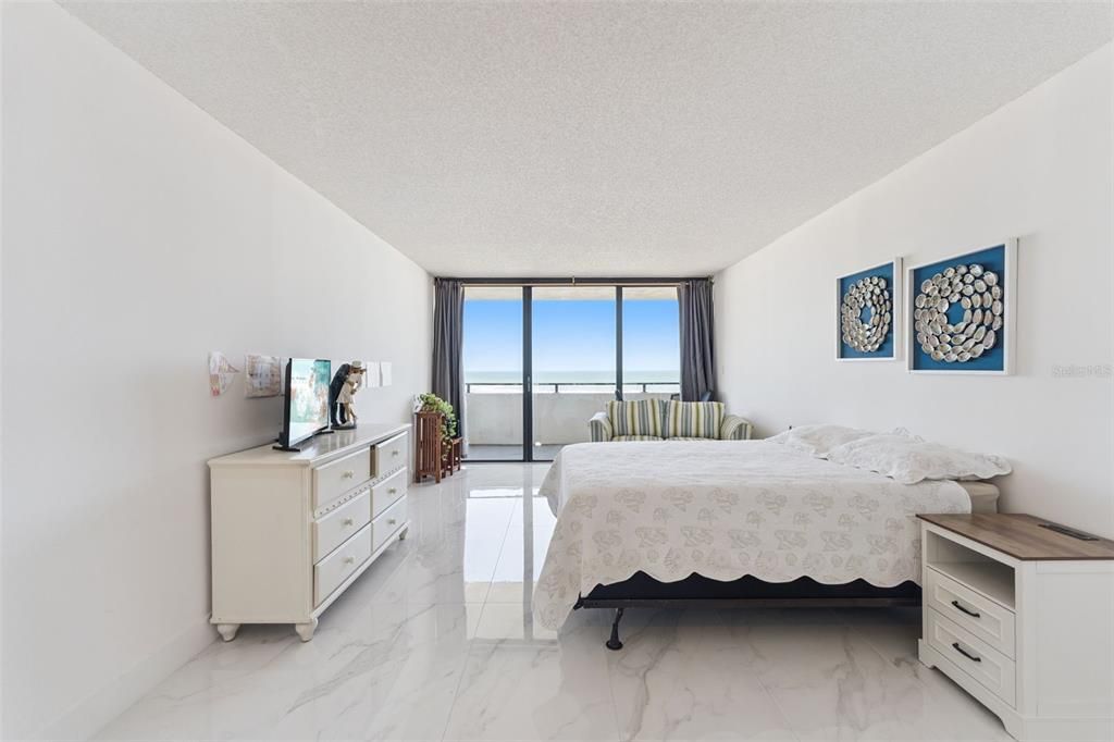 Active With Contract: $675,000 (3 beds, 4 baths, 2967 Square Feet)