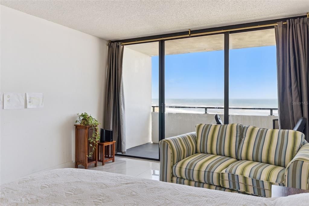 Active With Contract: $675,000 (3 beds, 4 baths, 2967 Square Feet)