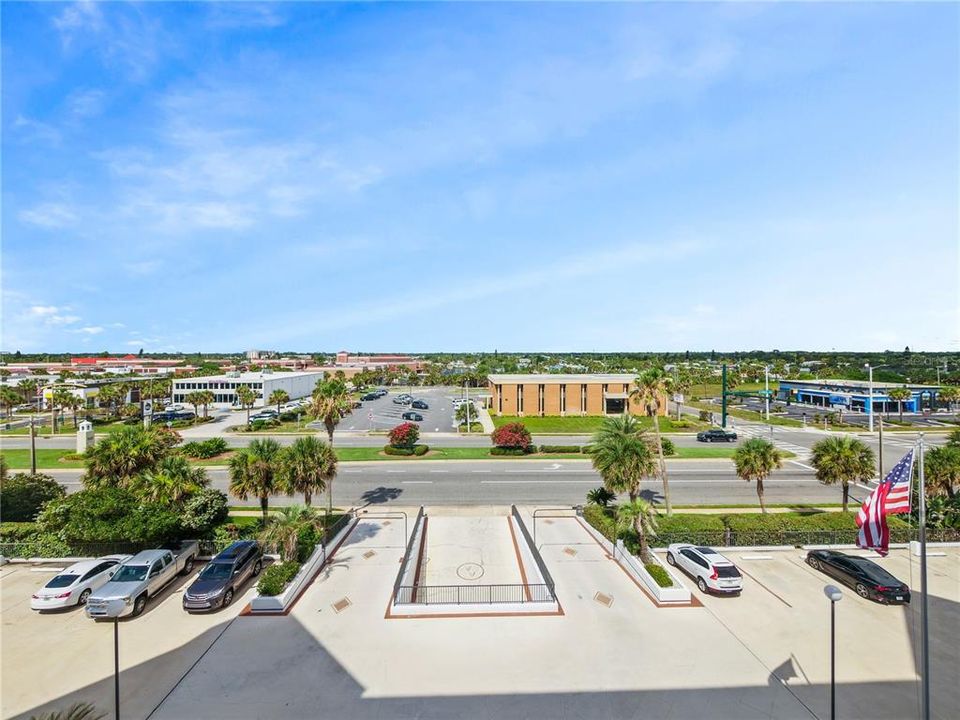 Active With Contract: $675,000 (3 beds, 4 baths, 2967 Square Feet)