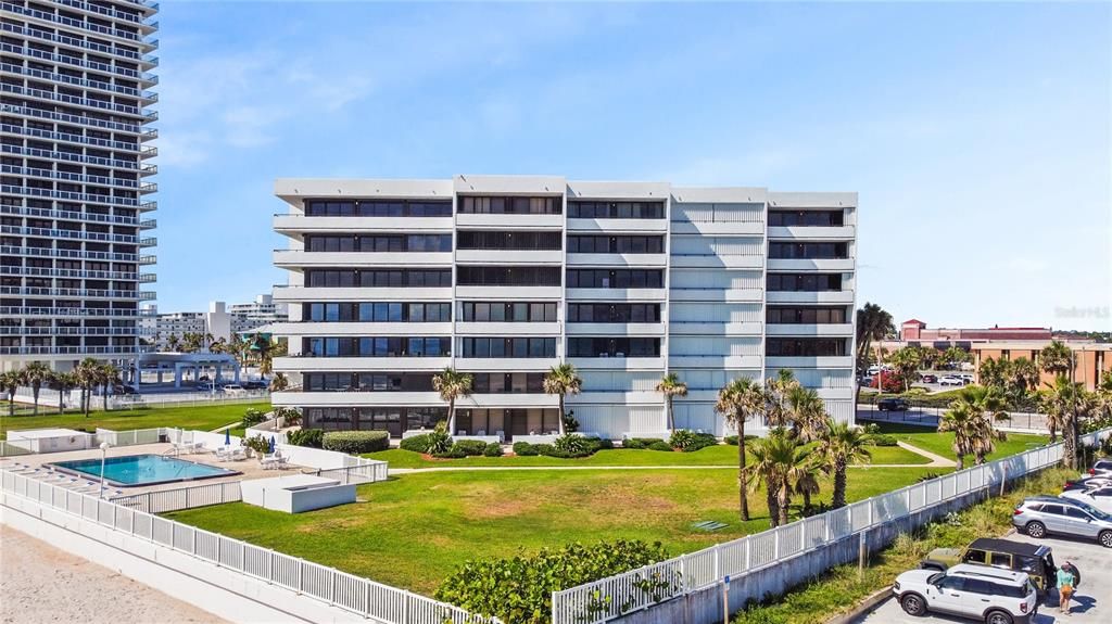 Active With Contract: $675,000 (3 beds, 4 baths, 2967 Square Feet)