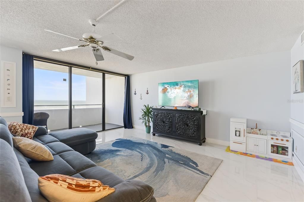 Active With Contract: $675,000 (3 beds, 4 baths, 2967 Square Feet)