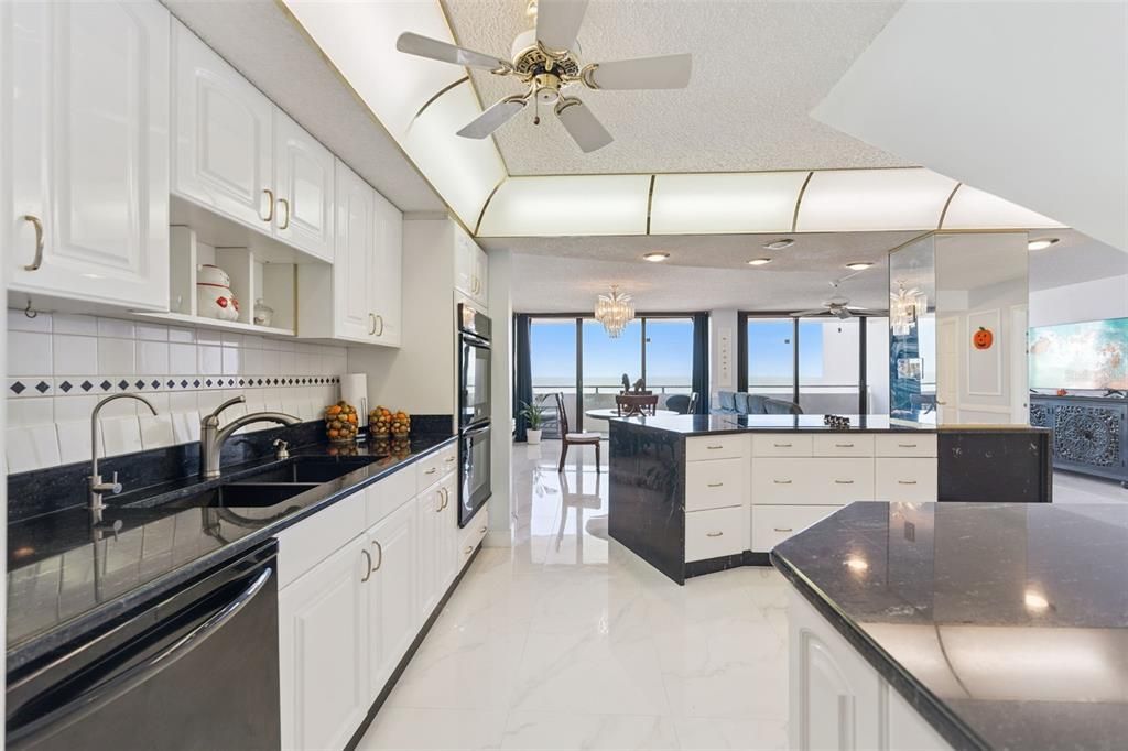 Active With Contract: $675,000 (3 beds, 4 baths, 2967 Square Feet)