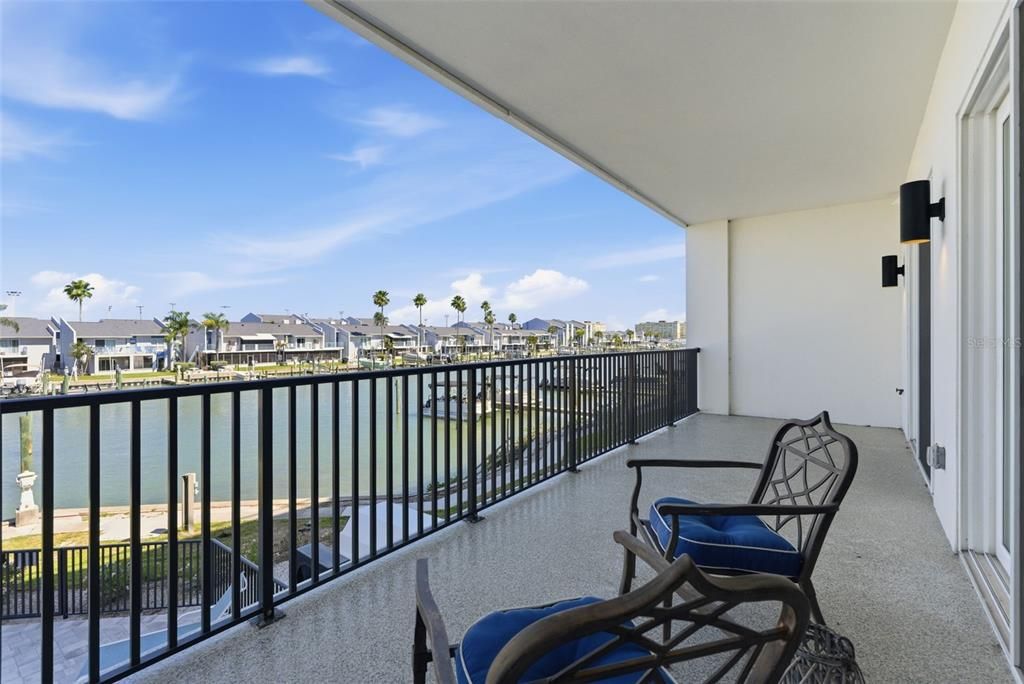 Active With Contract: $999,490 (3 beds, 3 baths, 1827 Square Feet)