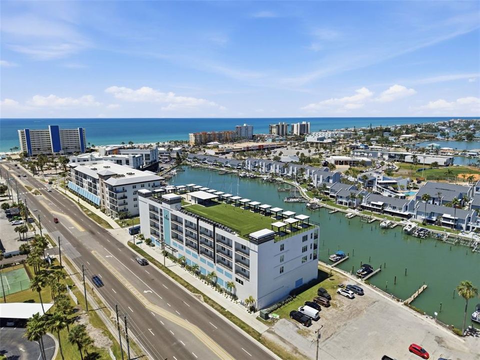 Active With Contract: $999,490 (3 beds, 3 baths, 1827 Square Feet)