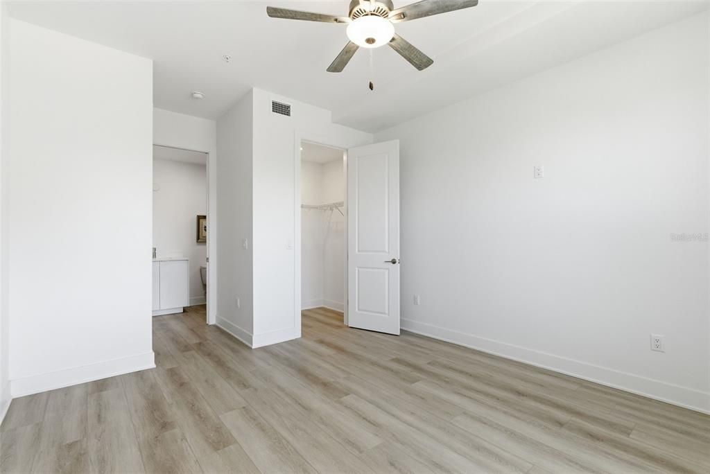 Active With Contract: $999,490 (3 beds, 3 baths, 1827 Square Feet)