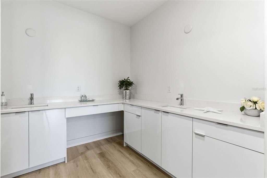 Active With Contract: $999,490 (3 beds, 3 baths, 1827 Square Feet)