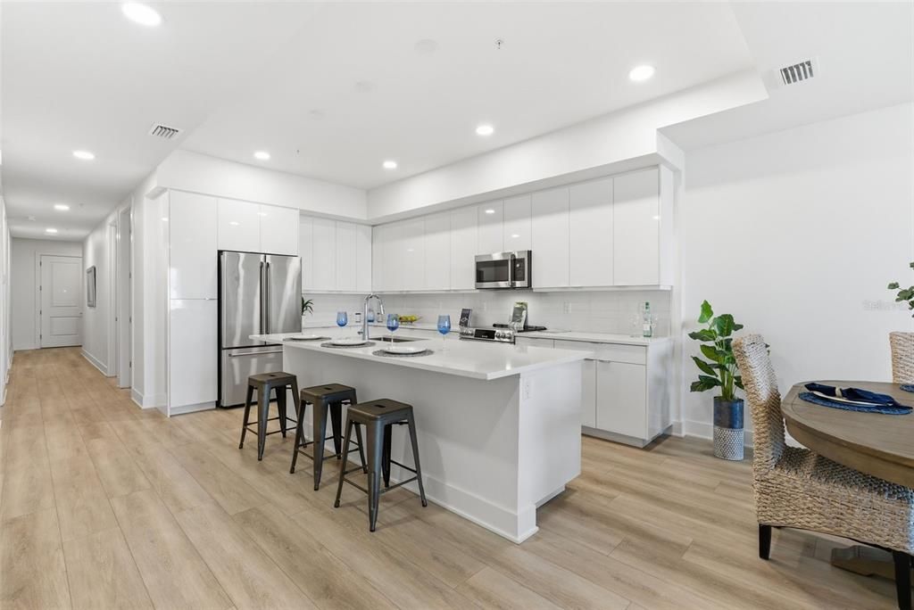 Active With Contract: $999,490 (3 beds, 3 baths, 1827 Square Feet)