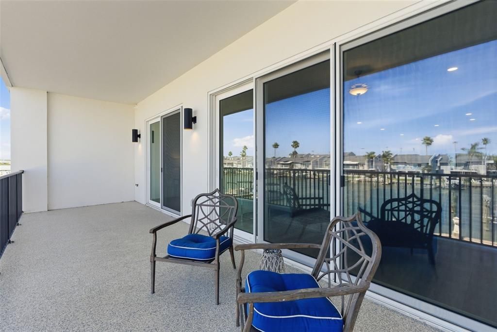 Active With Contract: $999,490 (3 beds, 3 baths, 1827 Square Feet)