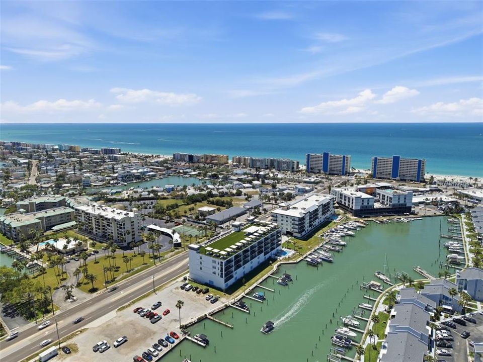 Active With Contract: $999,490 (3 beds, 3 baths, 1827 Square Feet)