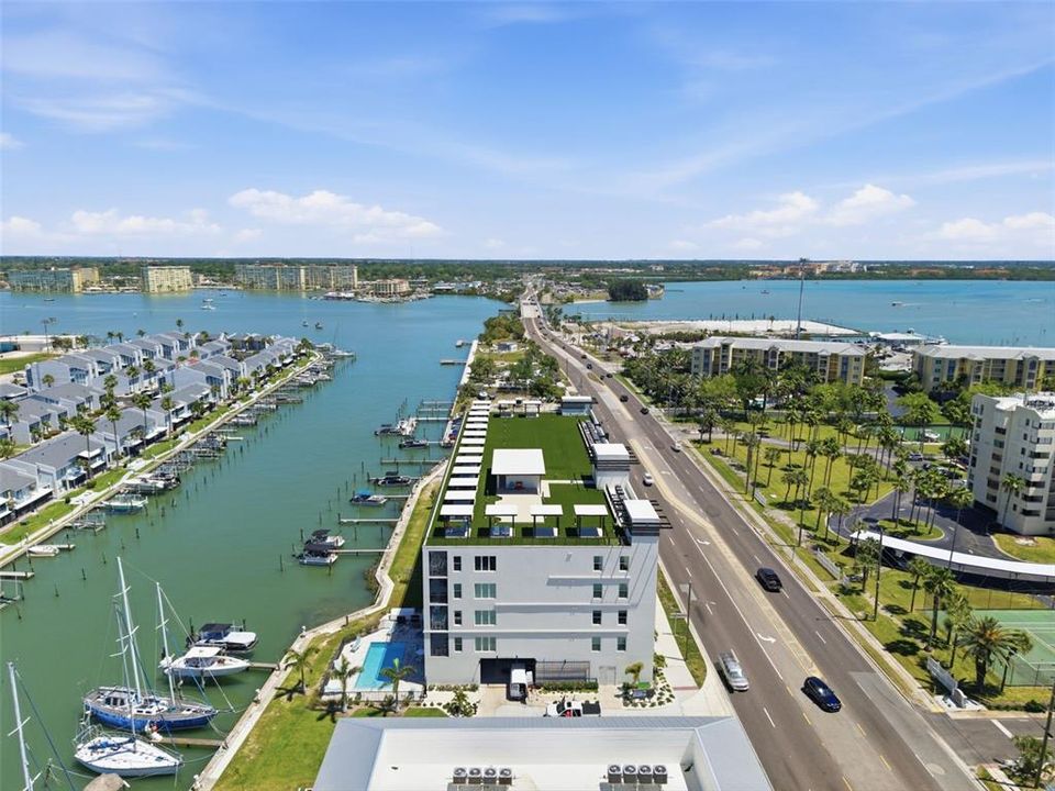 Active With Contract: $999,490 (3 beds, 3 baths, 1827 Square Feet)