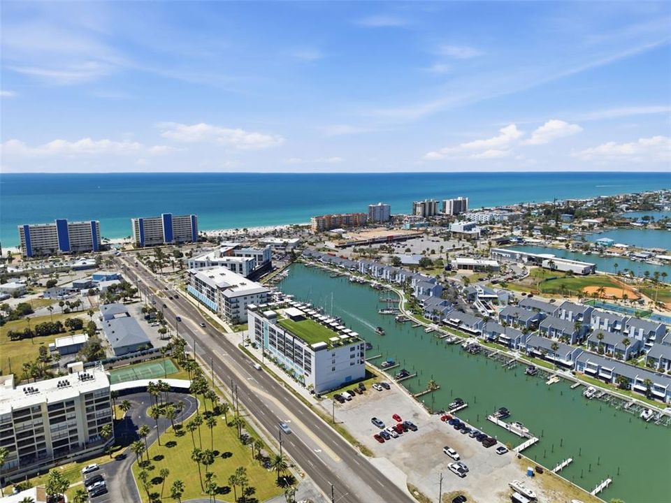 Active With Contract: $999,490 (3 beds, 3 baths, 1827 Square Feet)