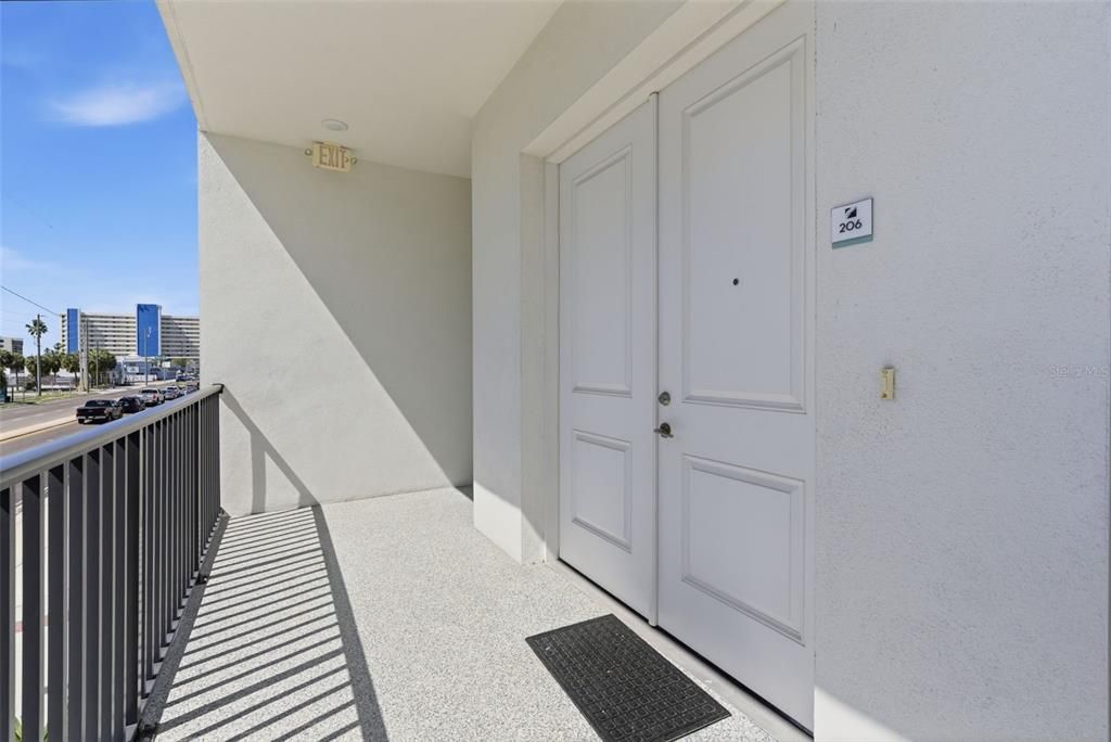Active With Contract: $999,490 (3 beds, 3 baths, 1827 Square Feet)