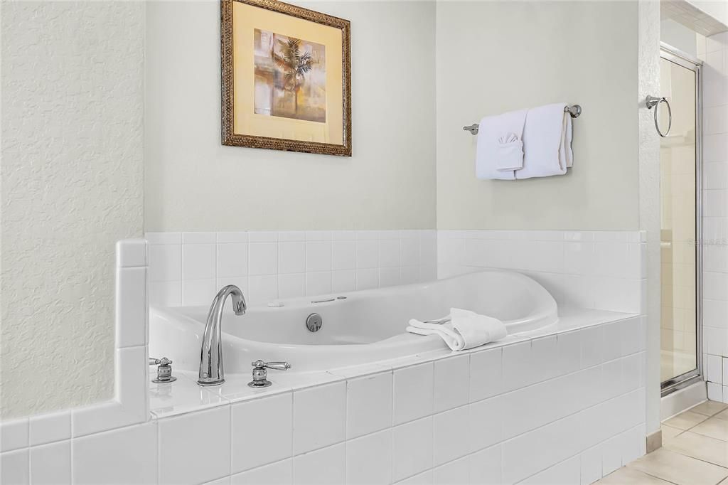 Active With Contract: $176,500 (3 beds, 2 baths, 1231 Square Feet)