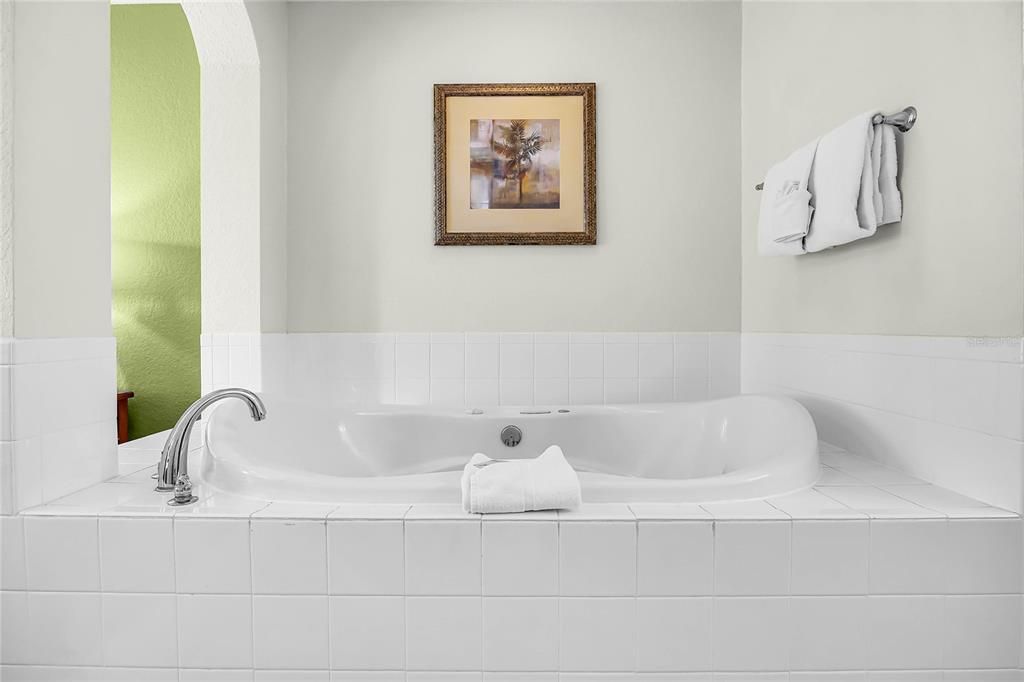 Active With Contract: $176,500 (3 beds, 2 baths, 1231 Square Feet)