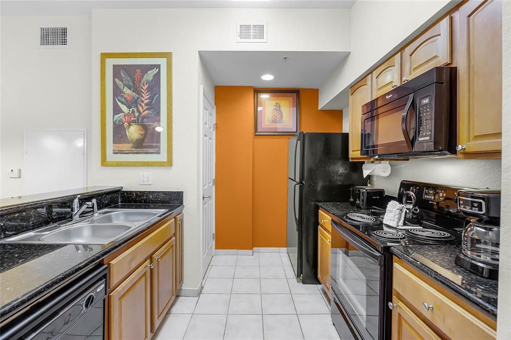 Active With Contract: $176,500 (3 beds, 2 baths, 1231 Square Feet)